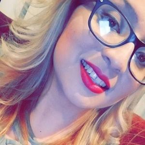 Meet your Posher, Carla